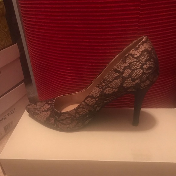 Shoe - Picture 2 of 2